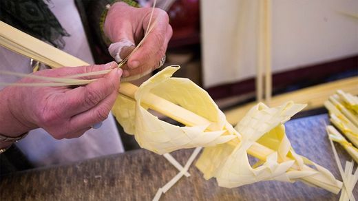 Semana Santa: mãos artesãs, muito comércio e um ano inteiro de trabalho