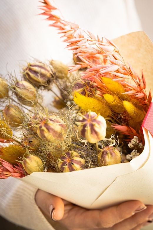 Alegre bouquet variado de flores Phoenix