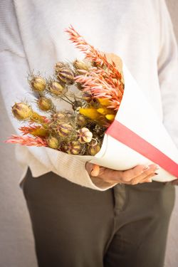 Alegre bouquet variado de flores Phoenix