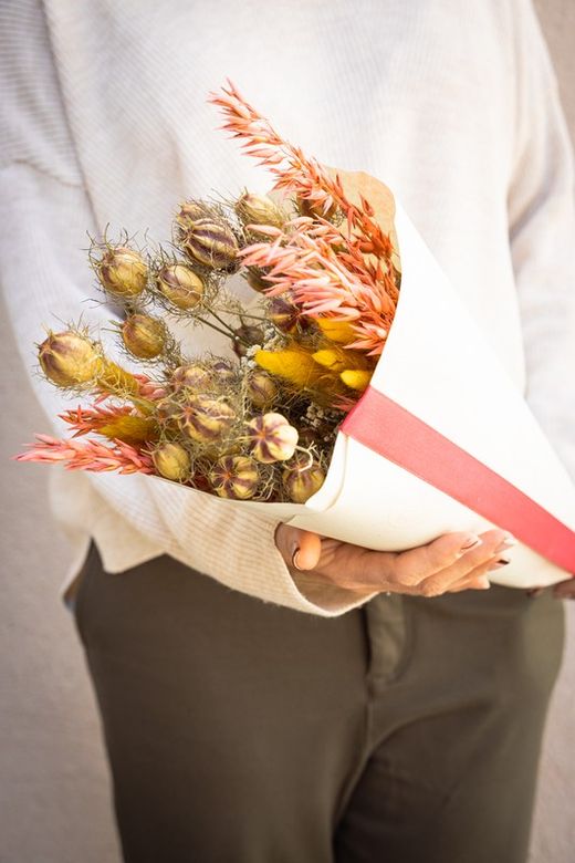 Alegre bouquet variado de flores Phoenix