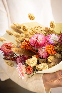 Armonioso bouquet variado de flores secas Hippy