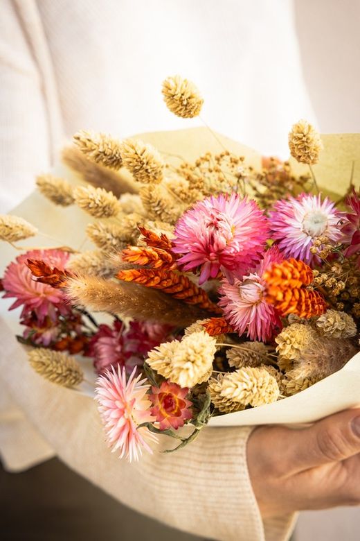 Armonioso bouquet variado de flores secas Hippy