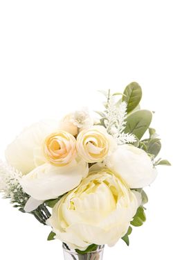 Atemporal bouquet con Ranúnculos en color crema
