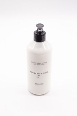 Loção para as mãos e corpo de 500ml Bulgarian Rose & Oud. Bouquet CERERIA MOLLA 1899