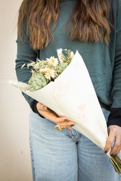 Bouquet Flourish Delighted Noah