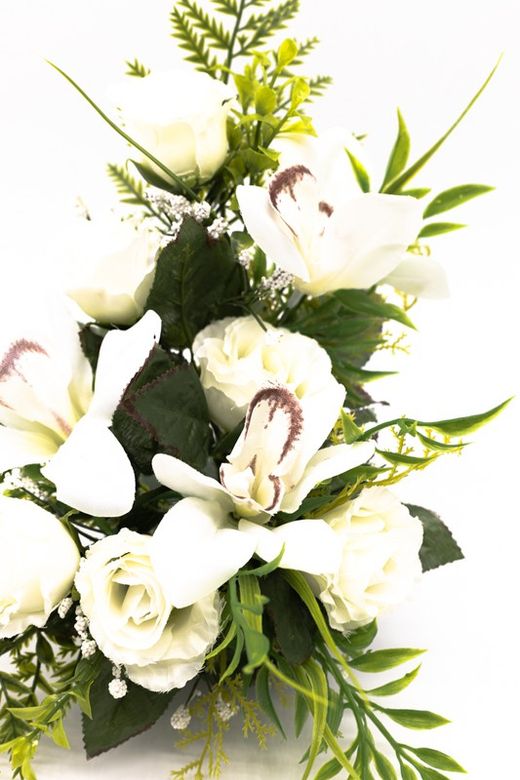 Centro de flores artificiales para nichos de cementerio en color blanco