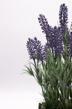 Centro de flores de lavanda artificial