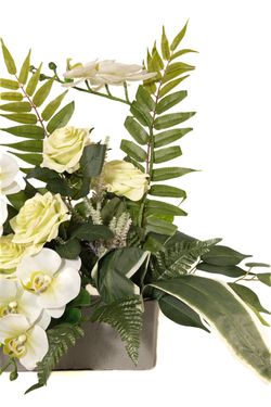 Centro de flores para tumbas de cementerio en color blanco