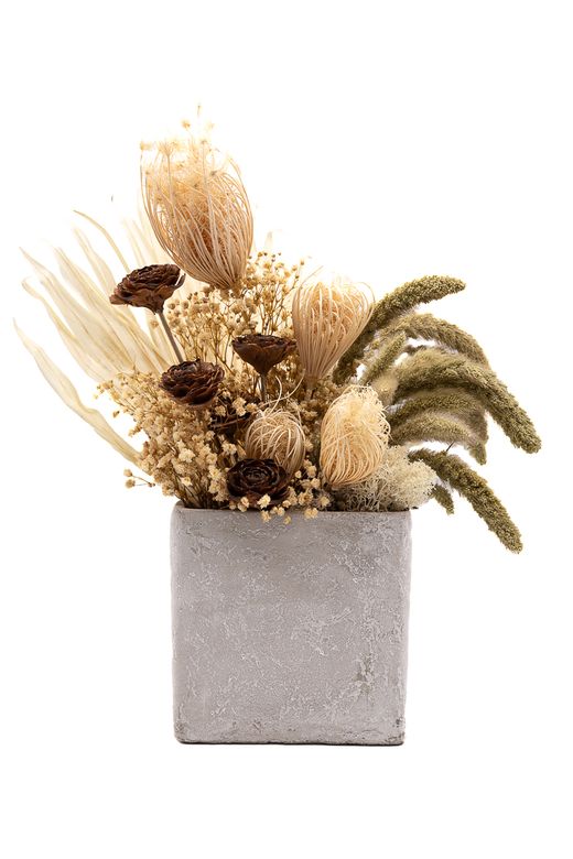 Centro de flores secas y preservadas en tonos natural