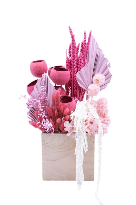 Centro natural rosa en caja de madera. Elegancia Floral