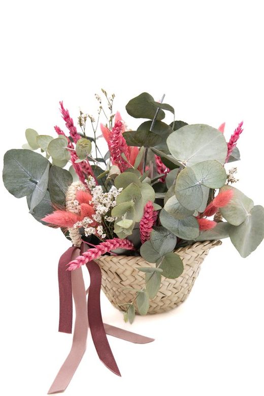 Cestita de mimbre natural con eucalipto preservado