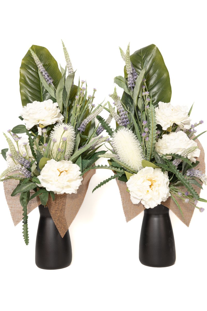 Clásico ramo de flores artificiales para cementerio en color blanco Lateral derecho