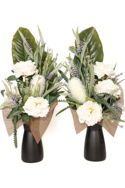 Clásico ramo de flores artificiales para cementerio en color blanco