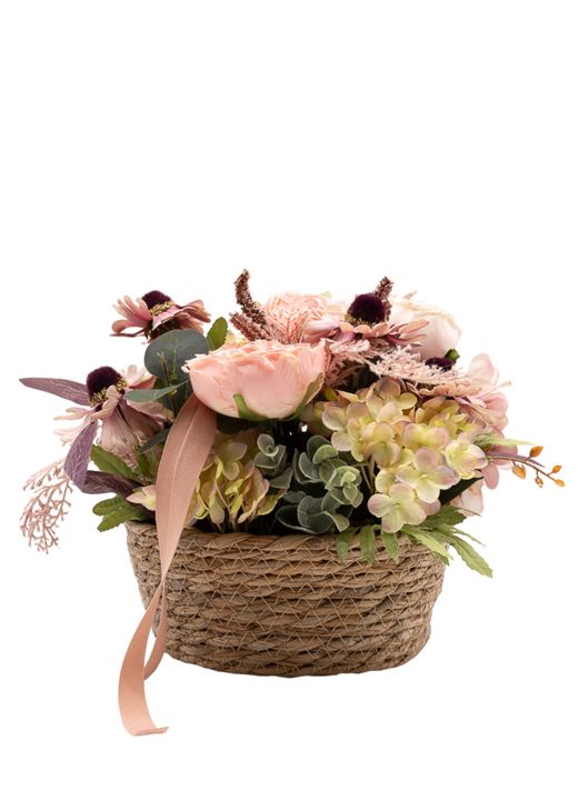 Delicada cesta floral artificial en tonos rosas