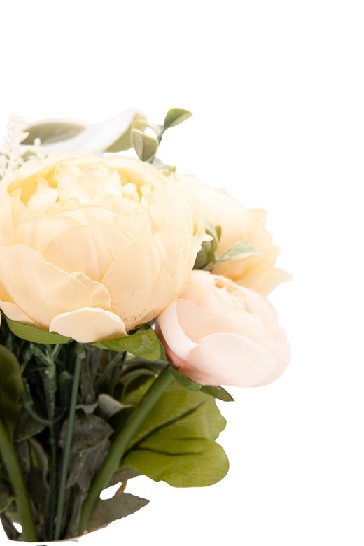 Delicado bouquet artificial con Ranúnculos en tonos salmón