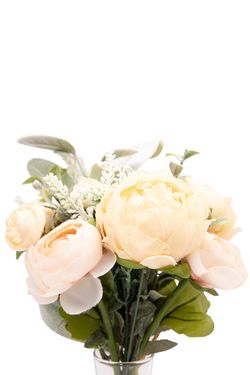 Delicado bouquet artificial con Ranúnculos en tonos salmón