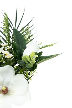 Delicado pomo floral de cementerio con magnolia blanca