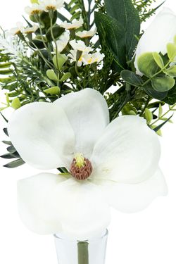 Delicado pomo floral de cementerio con magnolia blanca