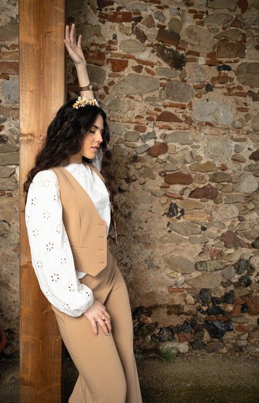 Diadema reversible de lado con flores secas para peinado de novia
