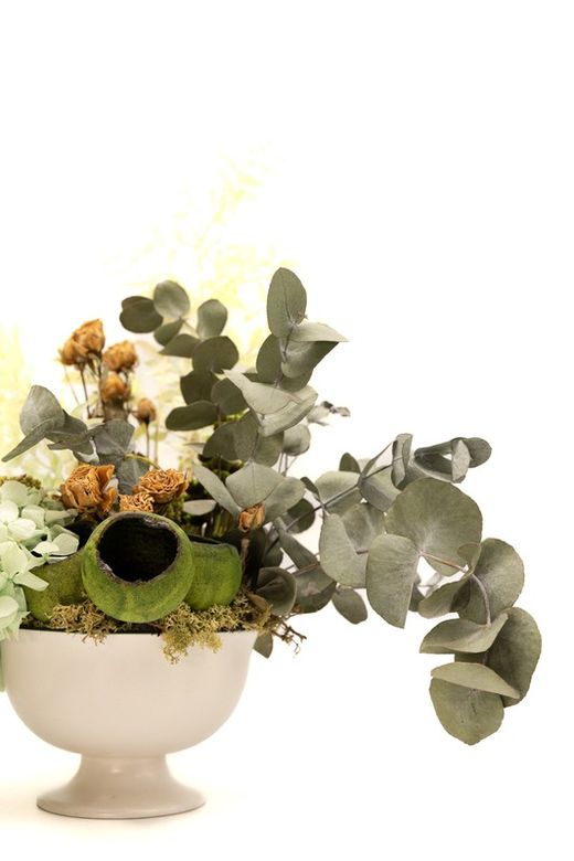 Diseño de centro de flores tipo  garden style con flores secas y flores preservadas.