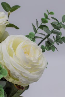 El clásico de los bouquets, rosas inglesas XL en colo blanco.