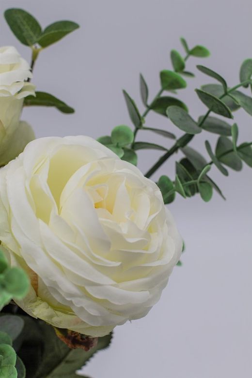 El clásico de los bouquets, rosas inglesas XL en colo blanco.