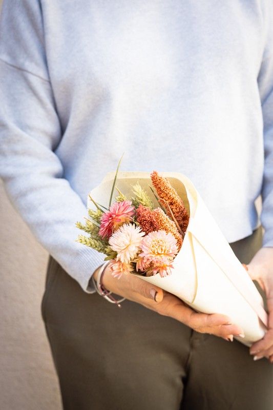 Elegante bouquet variado de flores Reef