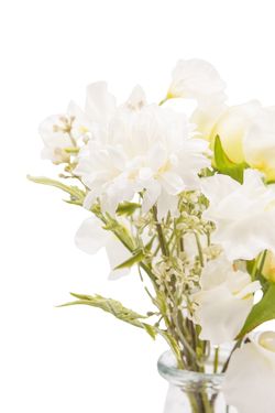 Elegante pequeño bouquet mixto artificial de flores blancas