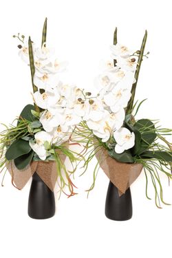 Elegante ramo de flores con orquídeas blancas artificiales para cementerio