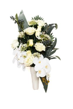 Elegante ramo de flores para cementerio con orquídeas blancas