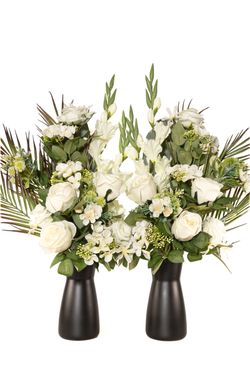 Elegante y clásico ramo de flores artificiales blancas