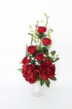 Elegante y clásico ramo de flores para cementerio en colores rojo