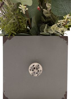 Encantador centro artificial con lavanda y zinnias rosas