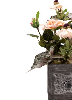 Encantador centro artificial en tonos salmón y rosado