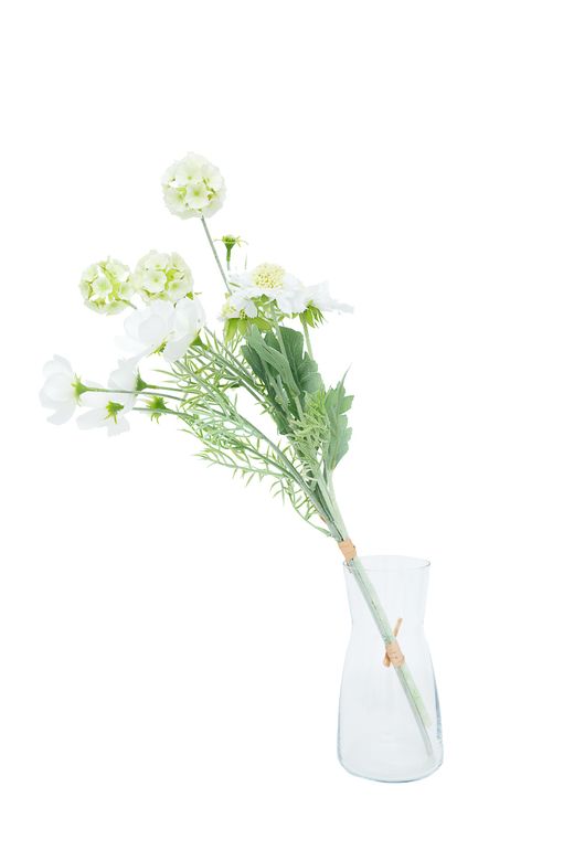 Etéreo ramillete artificial de flores blancas