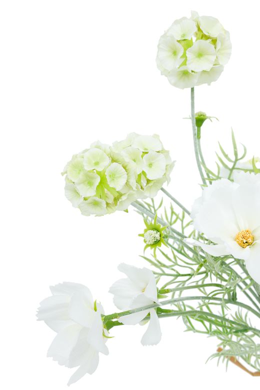 Etéreo ramillete artificial de flores blancas
