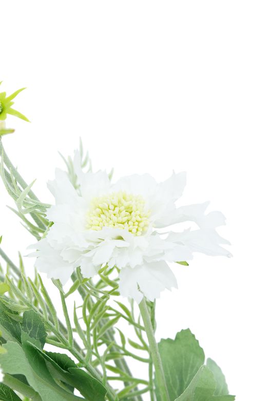 Etéreo ramillete artificial de flores blancas