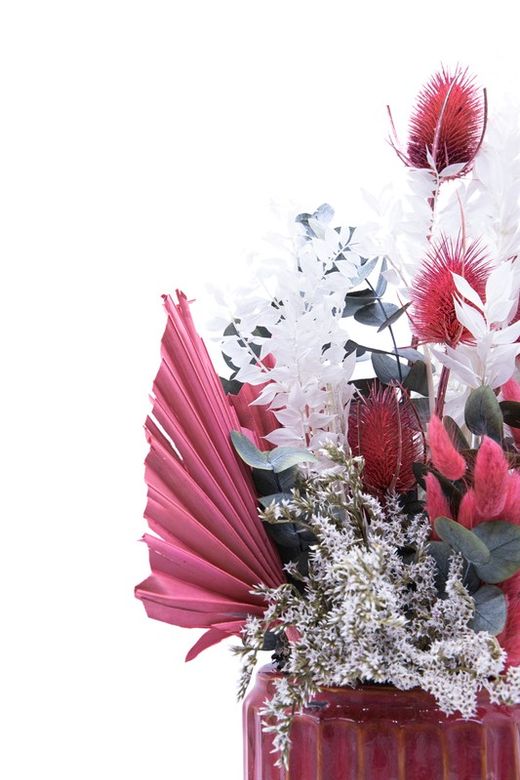 Fucsia salvaje: Eucalipto, palma seca y flores en tonos fucsia y blanco
