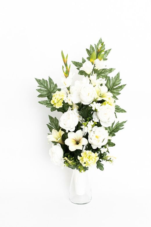 Gran ramo de flores para cementerio en color blanca, clásico y único