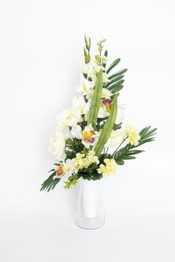 Gran ramo de flores para nichos y tumbas en color blanco