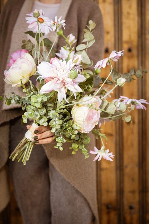 Increíble ramo de flores artificiales con amapolas y rosas artificiales