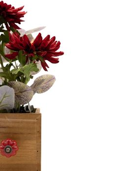 Intenso centro artificial de gerberas rojas