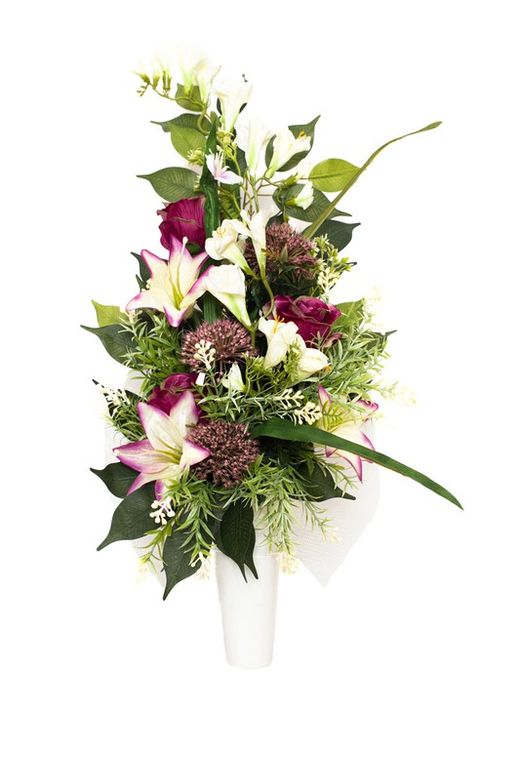 Lirios en color crema y rosas rosas para este ramo de flores para cementerio