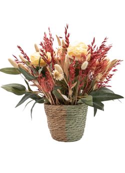 Luminoso centro en tonos amarillos y rojizos de flor preservada y artificial