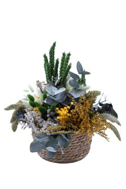 Magnífica cesta de fibra natural de flores secas y preservadas en tonos verdes