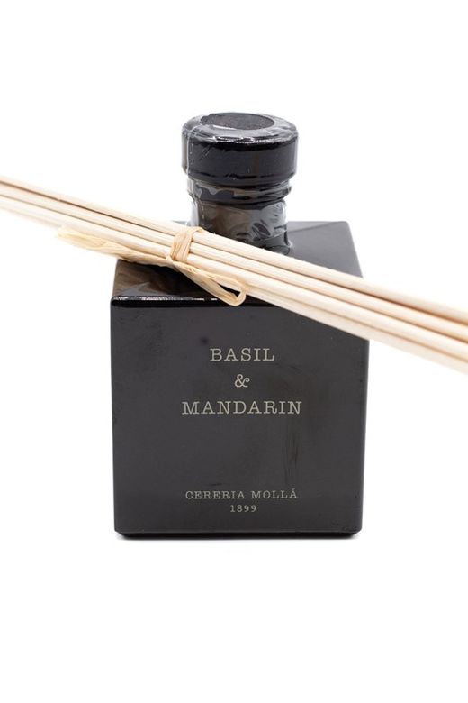 Ambientador Mikado 100 ml. Manjericão e mandarim. Coleção Boutique CERERIA MOLLA 1899.