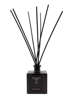Ambientador Mikado 500 ml. Bulgarian Rose & Oud. Coleção Boutique CERERIA MOLLA 1899.