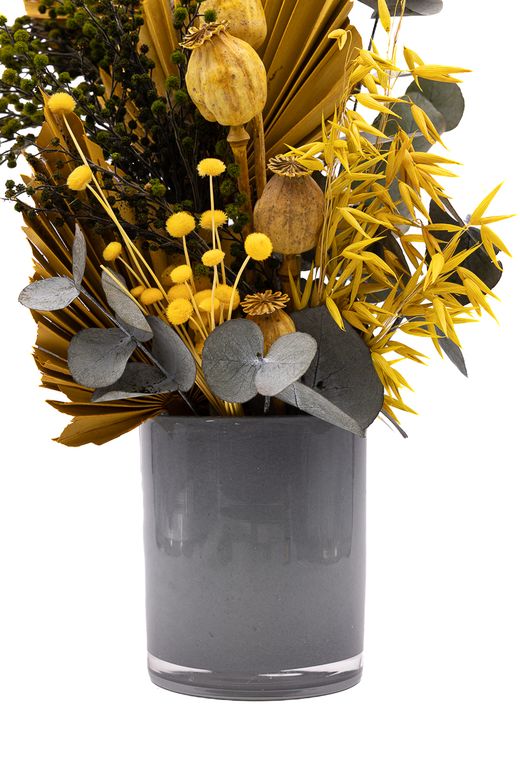 Moderno centro de flores secas y preservadas en tonos amarillos