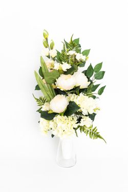 Buquê de cemitério de outono com rosas de jardim de outono em cor creme
