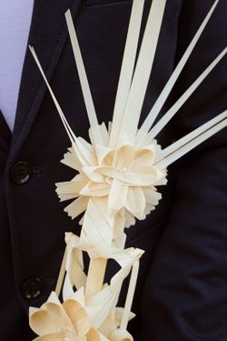 Palma Blanca para Domingo de ramos de 2 piso realizada con palma blanca de forma artesanal